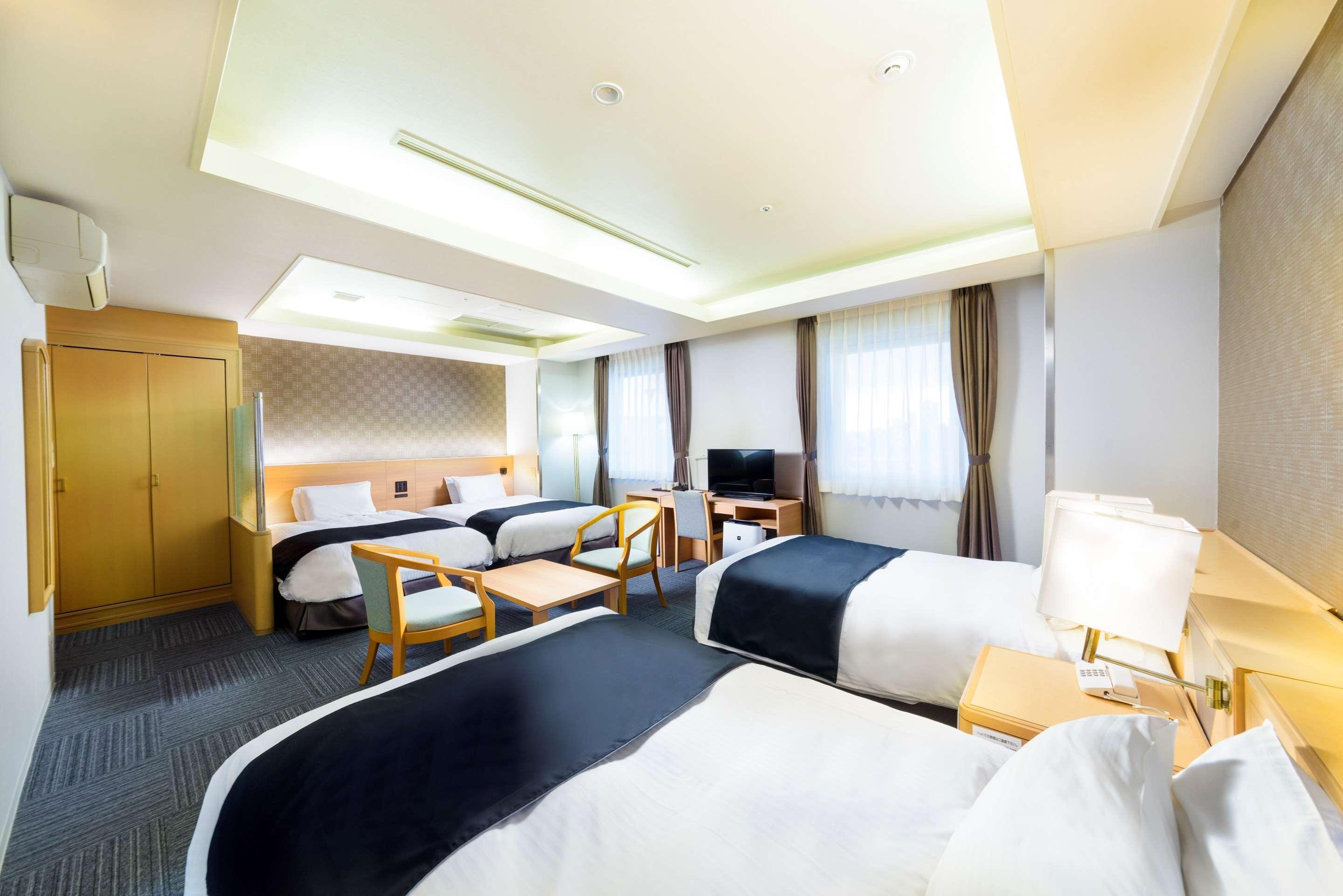 Surestay Plus Hotel By Best Western Shin-Osaka Exterior photo